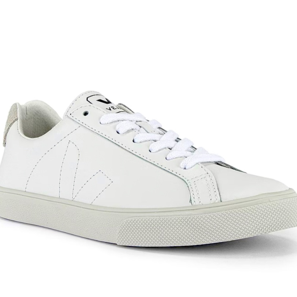 Reposh: VEJA Esplar Women’s size 38 (US size 7) white leather sneaker